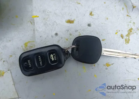 2005 Toyota Camry Le z USA, uszkodzony, nr VIN 4T1BE32K65U400151